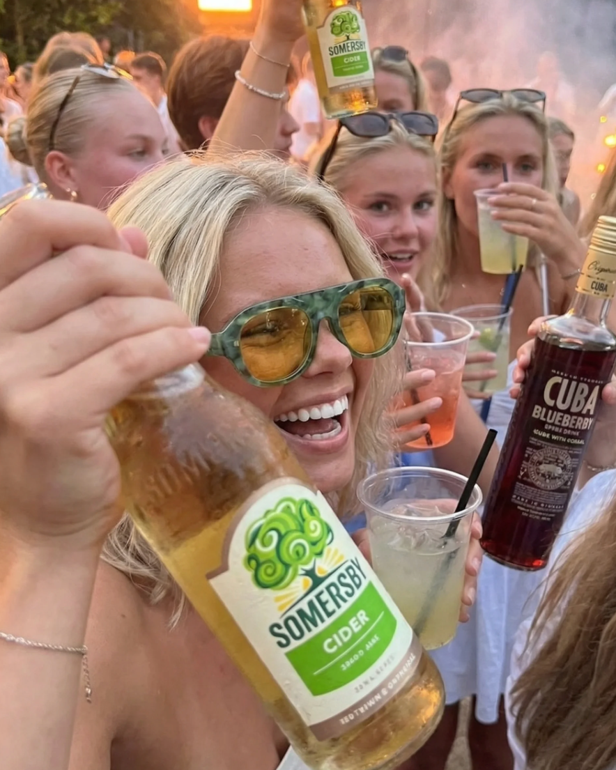 Nueva Vintage Oval Tinted Sunglasses - Green Marble