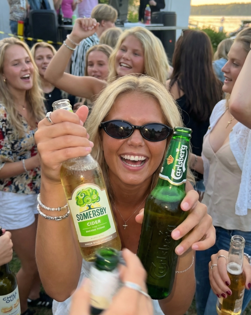 Østers 02 – Black Slim Oval Sunglasses