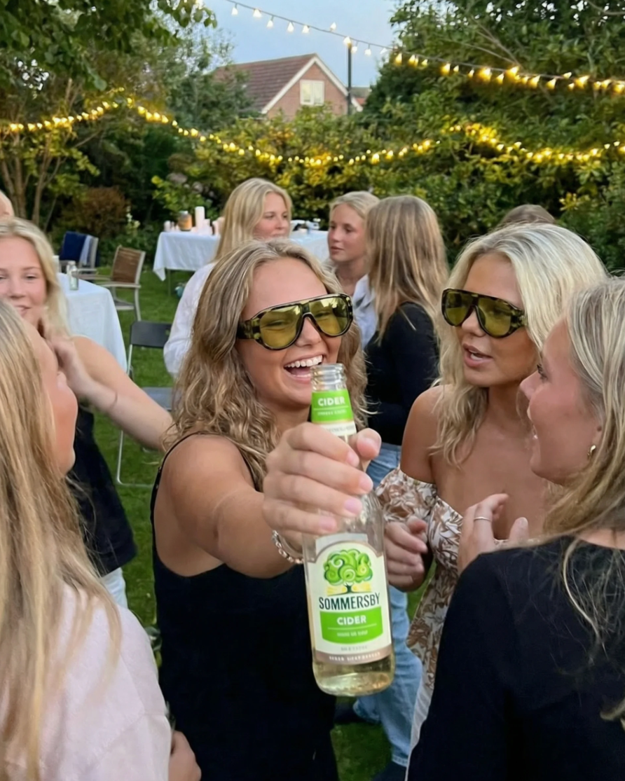 Nueva Rift 01 – Green Shield Sunglasses